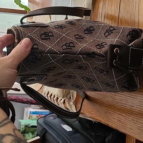 Dooney‎ & Bourke Signature Canvas Shoulder Bag with Leather Trim - Picture 5 of 10